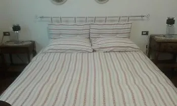 Dany Sweethouse לינה וארוחת בוקר